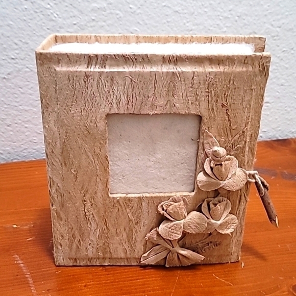 CRAFTED HAND MADE NATURAL PRESSED PAPER BARK FLORAL PHOTO ALBUN SIZE  MEDIUM - Picture 2 of 10